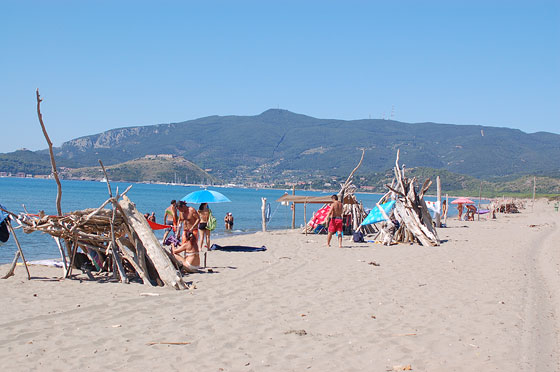 tombolo feniglia beach 