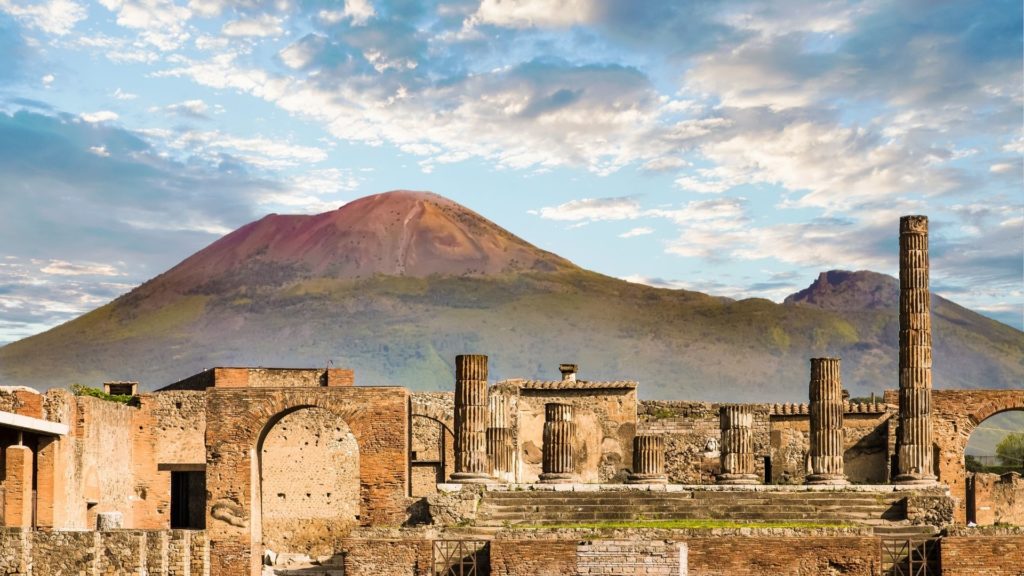 10 volcanoes to visit in Italy - Italy Best - Vesuvius