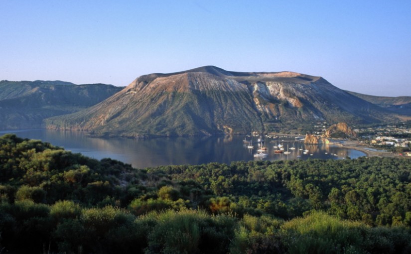 10 volcanoes to visit in Italy - Italy Best 