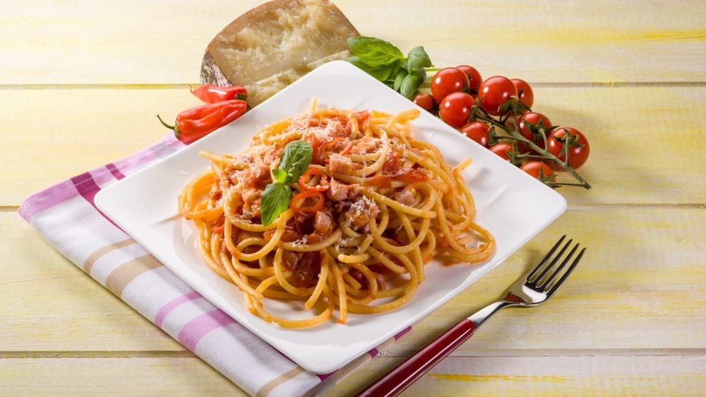 10 Most Famous Roman Food Dishes To Eat in Rome, Italy - Italy Best - Carciofi alla romana, amatriciana, carbonara, maritozzi, saltimbocca...